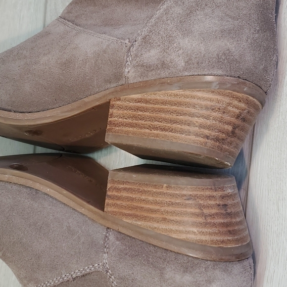 Lucky Brand "Like New"Fahmida Taupe/Fawn Ankle Suede Booties shoes sz 8.5 - Picture 8 of 14